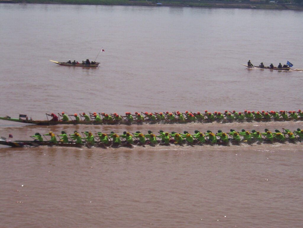 Drachenbootrennen Laos